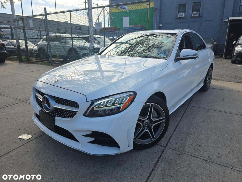 Mercedes-Benz Klasa C 300 4Matic 9G-TRONIC AMG Line - 2