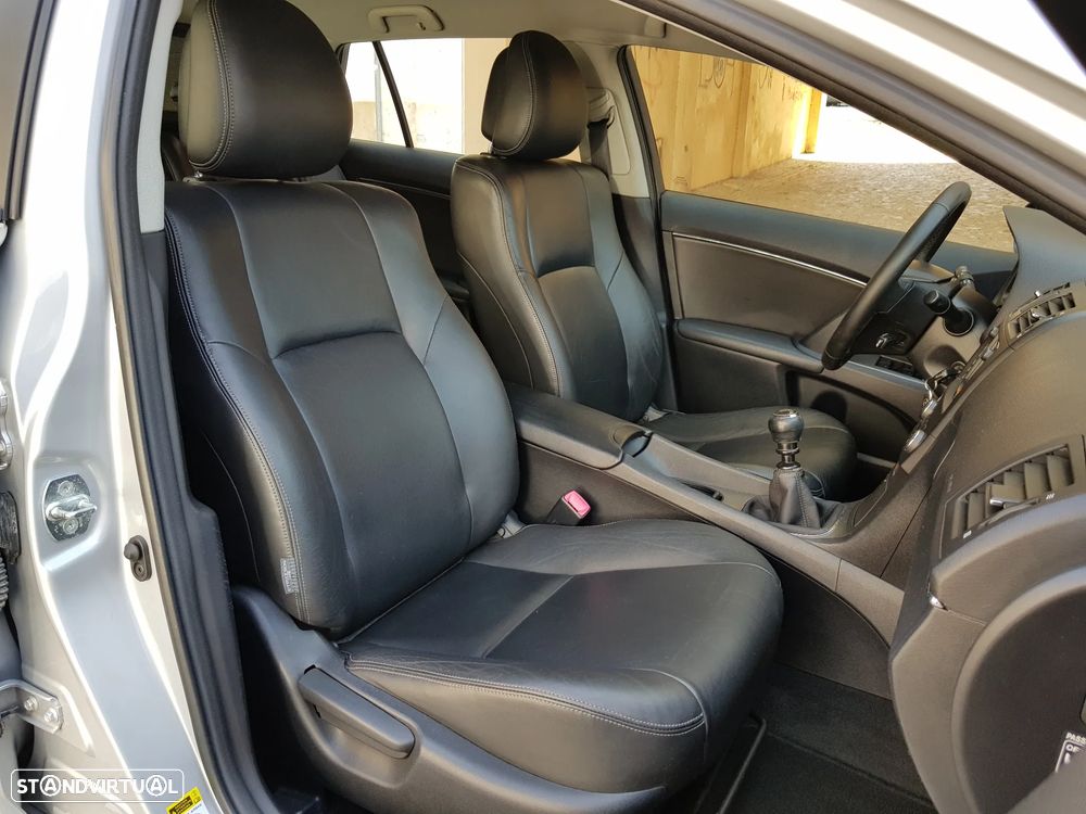 Toyota Avensis 2.0 D-4D Exclusive +Pele+GPS — fotografia 35