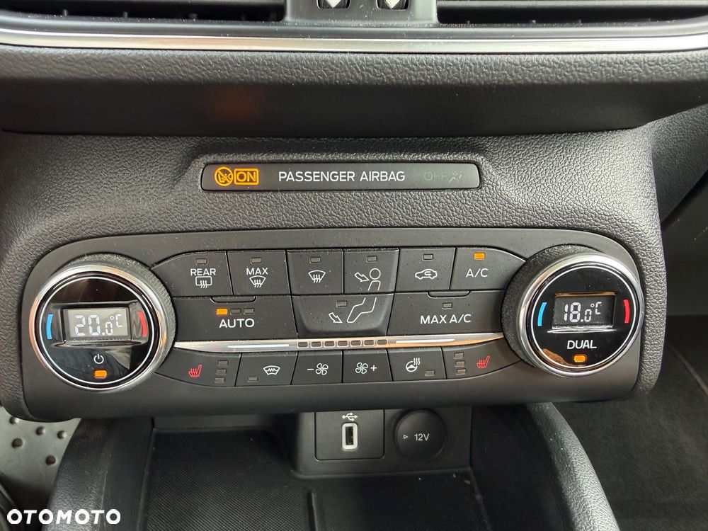 Ford Focus 1.5 EcoBoost Active - 32