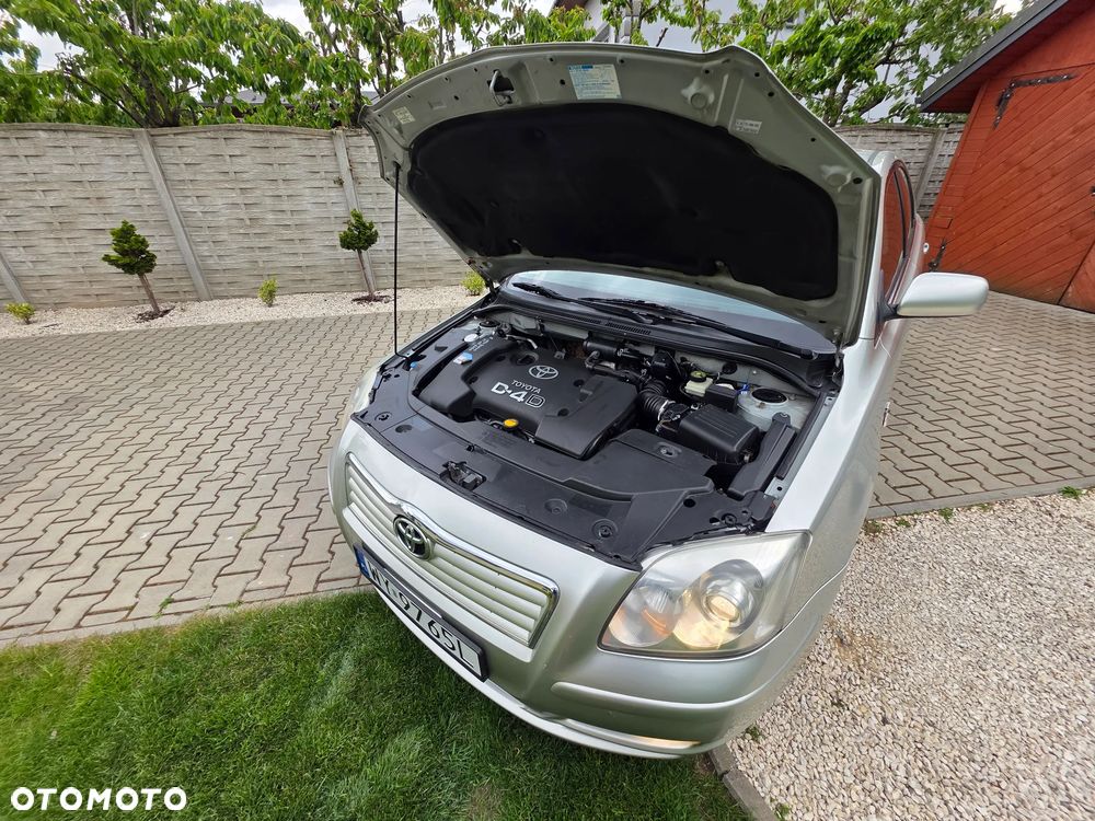 Toyota Avensis 2.0 D-4D Sol - 11