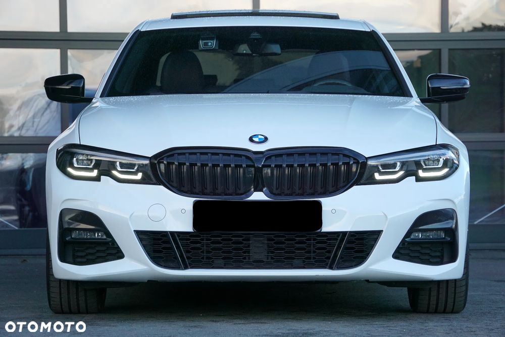 BMW Seria 3 330i xDrive M Sport sport - 2