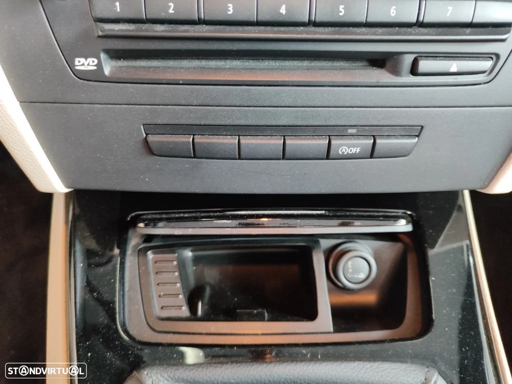 BMW 320 i M Sport Edition - 32