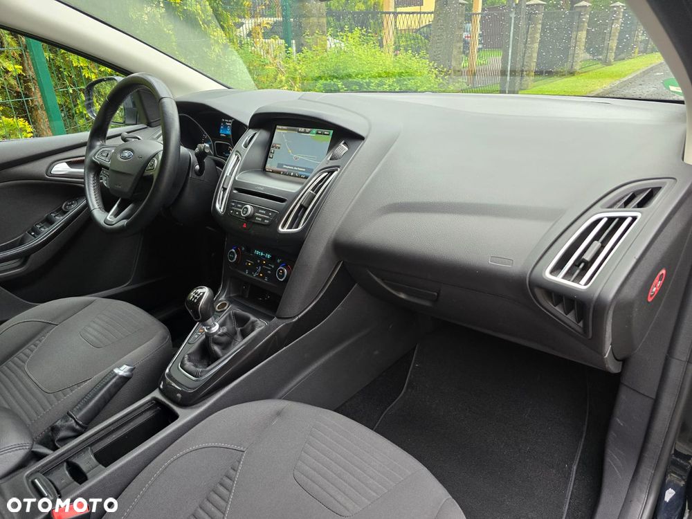 Ford Focus 1.0 EcoBoost Titanium - 38