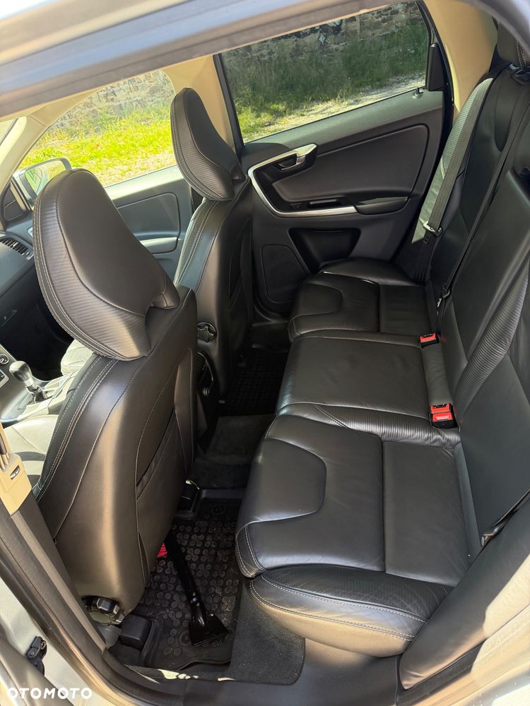 Volvo XC 60 D3 R-Design - 10