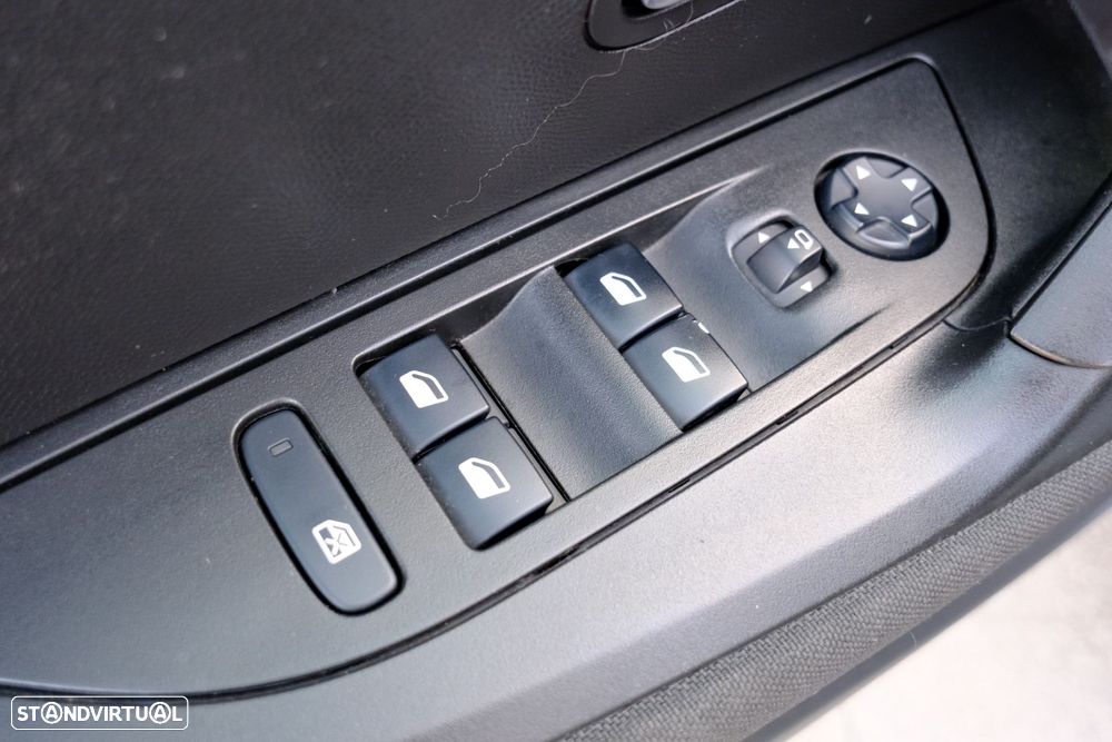 Peugeot 2008 1.5 BlueHDi Active Pack - 27