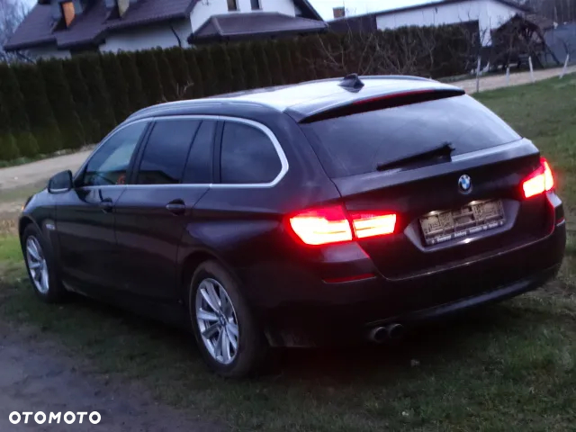 BMW F11 A90 B90 Drzwi Maska Błotnik Dach Ćwiartka Dach Próg listwa Nakładka Słupek SophistoGrau Sophisto F10 Kombi - 4
