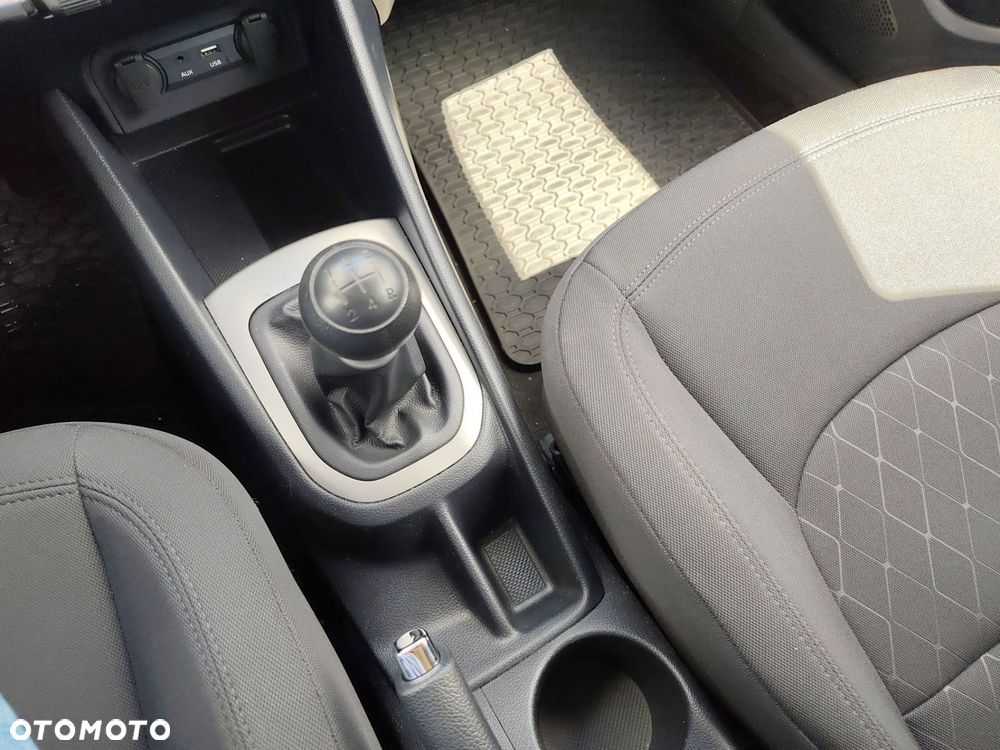 Kia Rio - 15