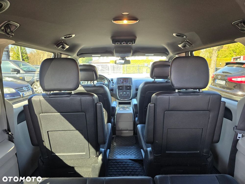 Dodge Grand Caravan - 41