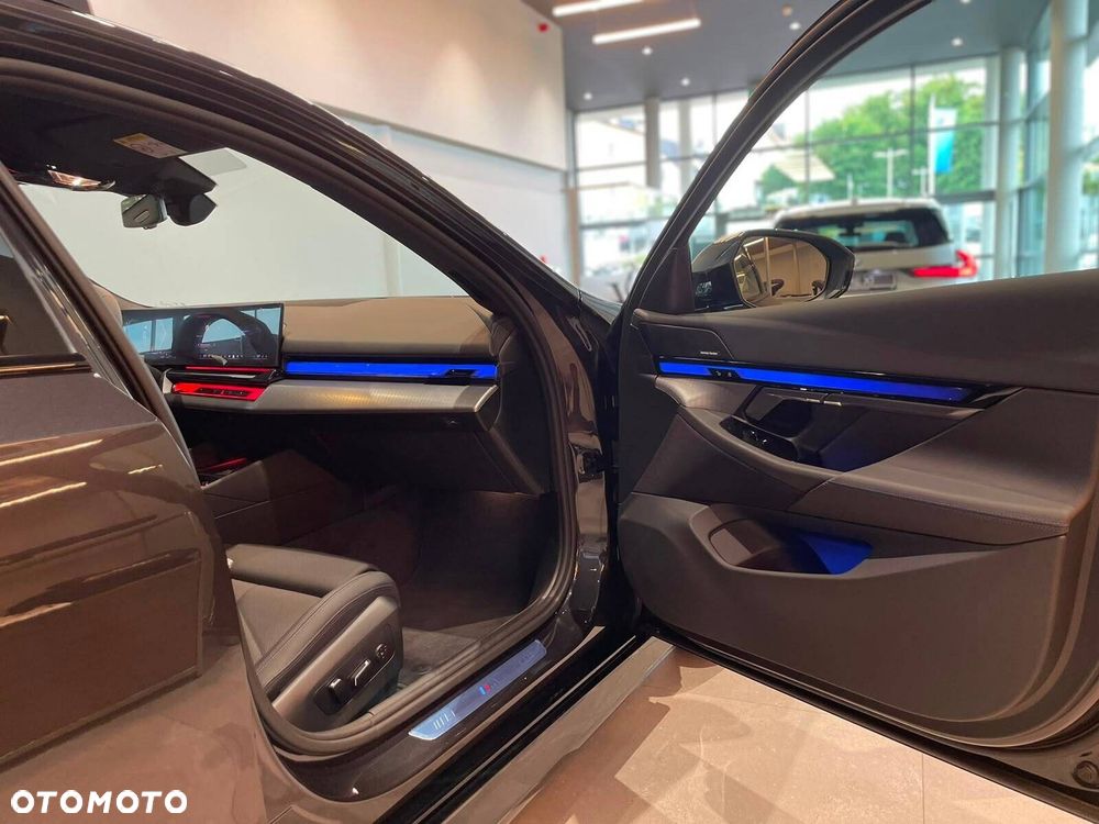 BMW Seria 5 - 28