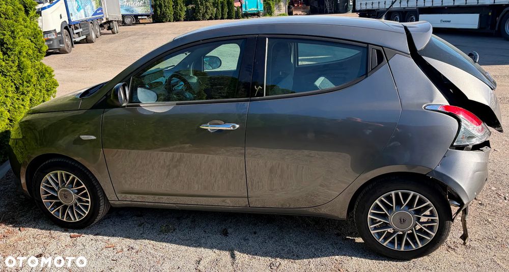 Lancia Ypsilon 1.2 8V Gold - 39