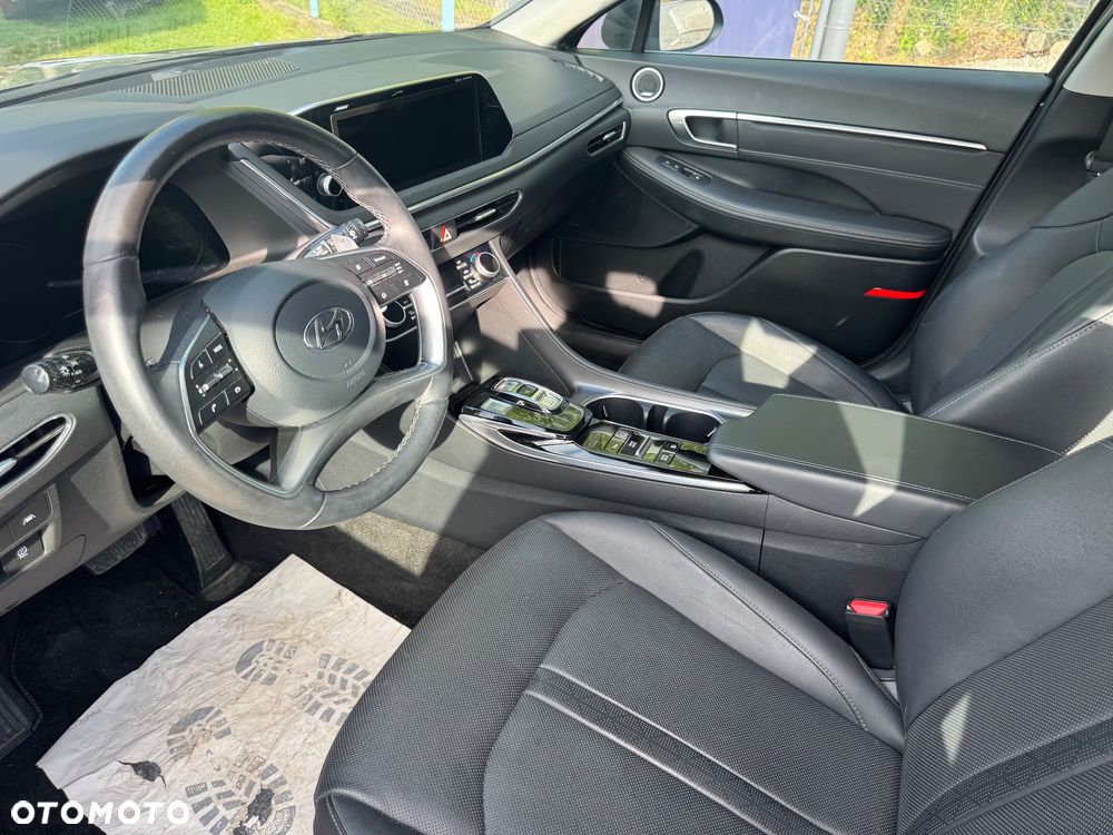 Hyundai Sonata - 2