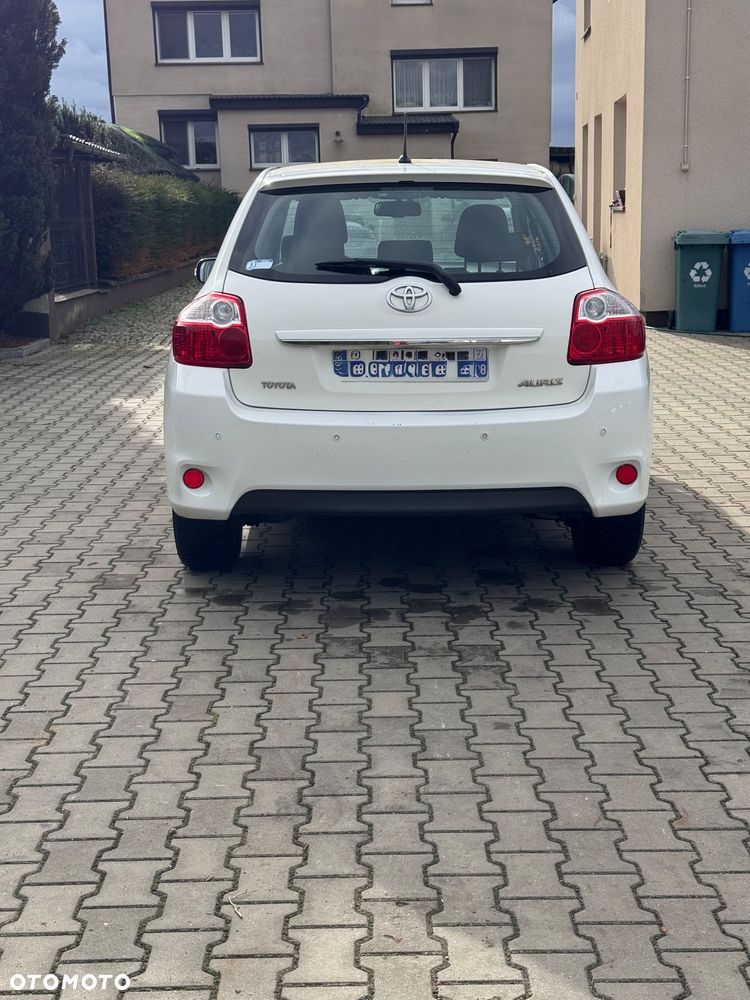 Toyota Auris 2.0 D-4D - 10