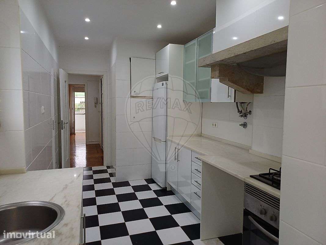 Apartamento T2 para arrendamento - Grande imagem: 2/12