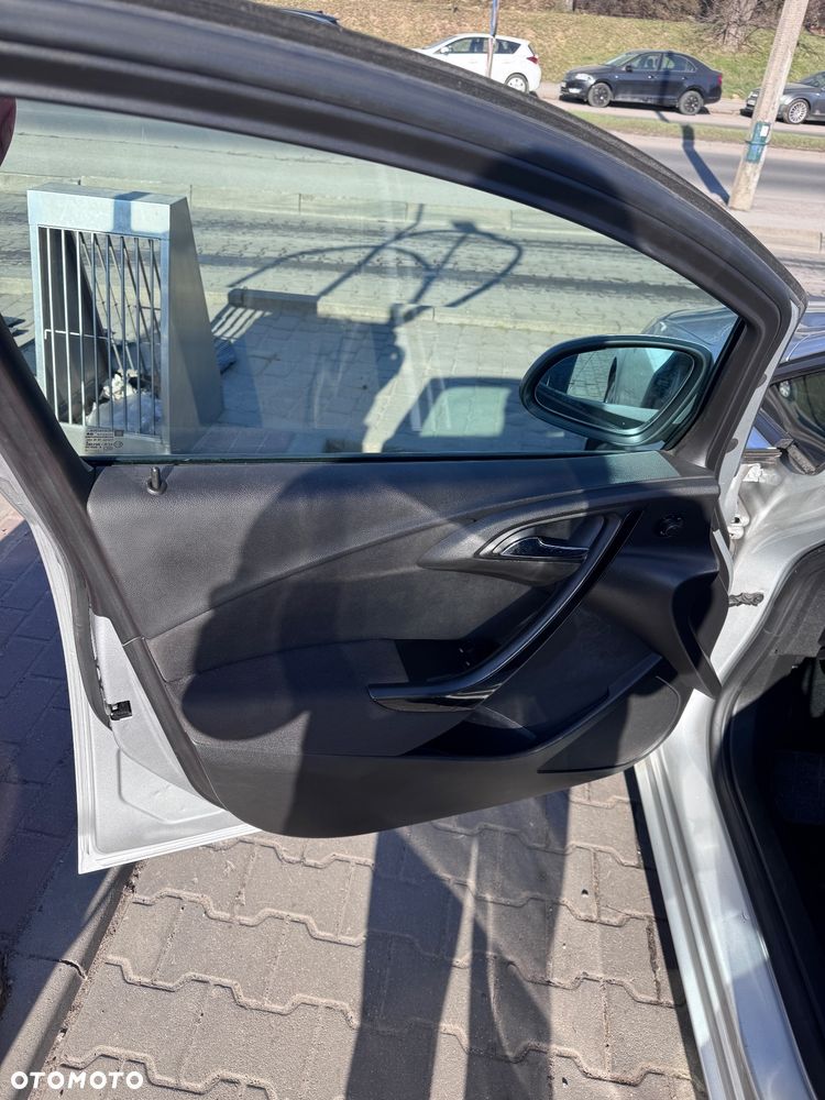 Opel Astra 1.6 CDTI Sport - 11