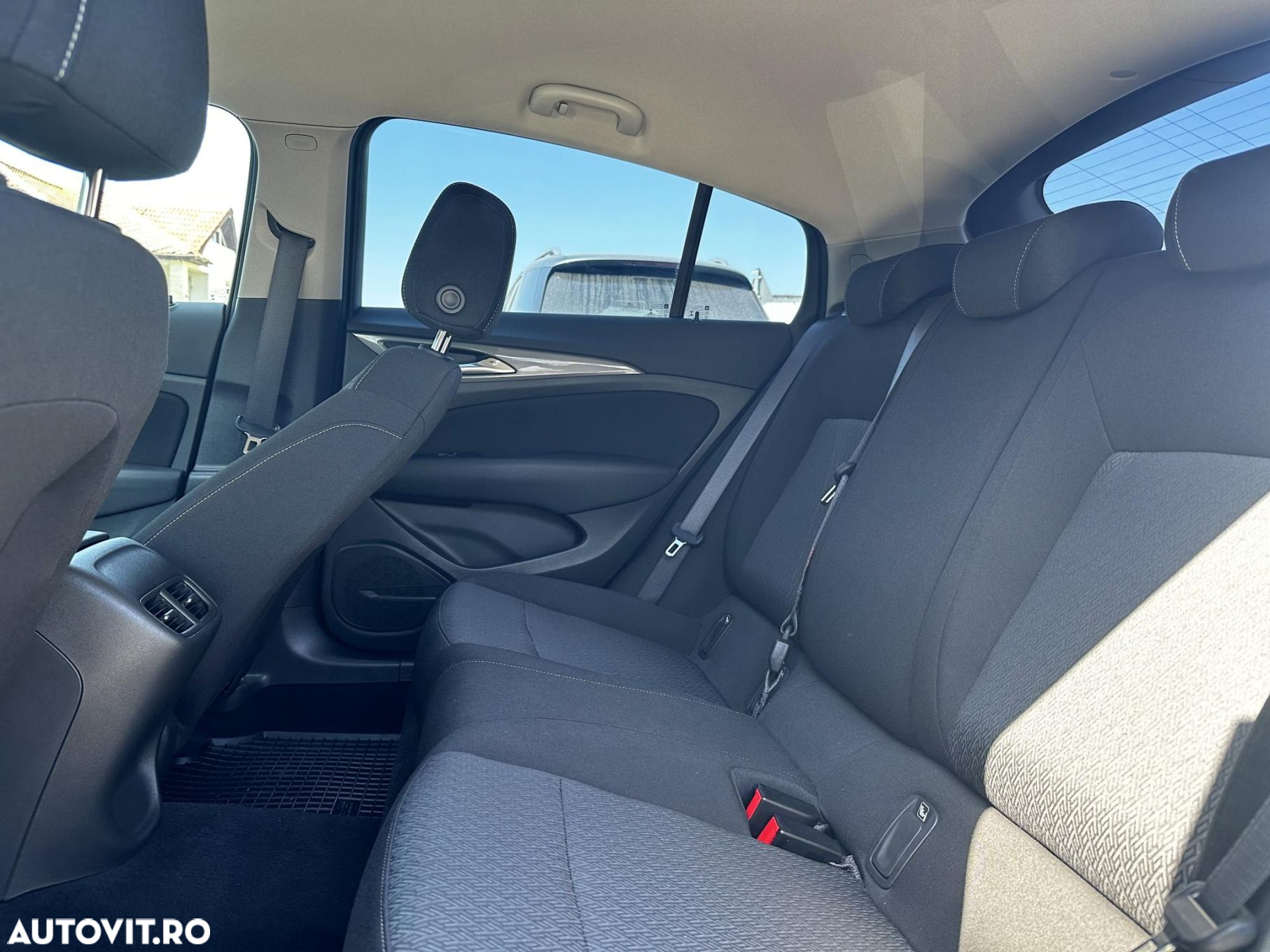 Opel Insignia - 18