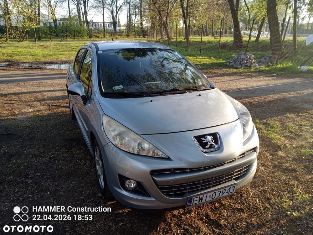 Peugeot 207 - 1