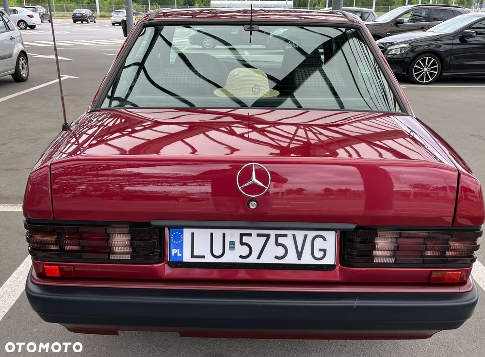 Mercedes-Benz W201 (190) - 11