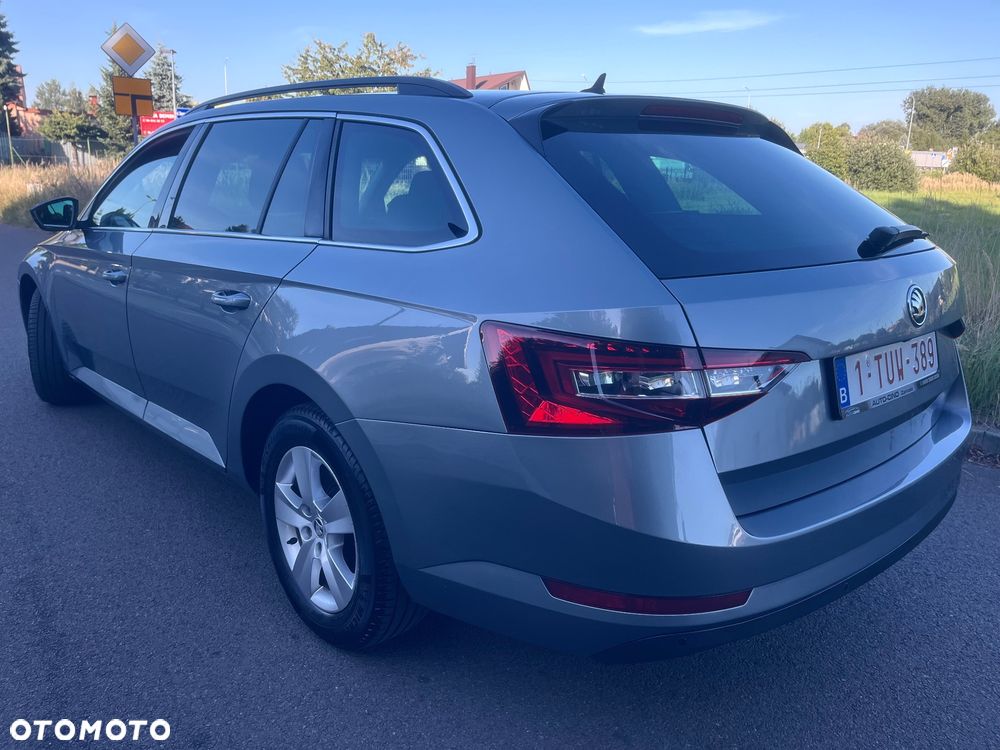 Skoda Superb 2.0 TDI DSG Style - 11