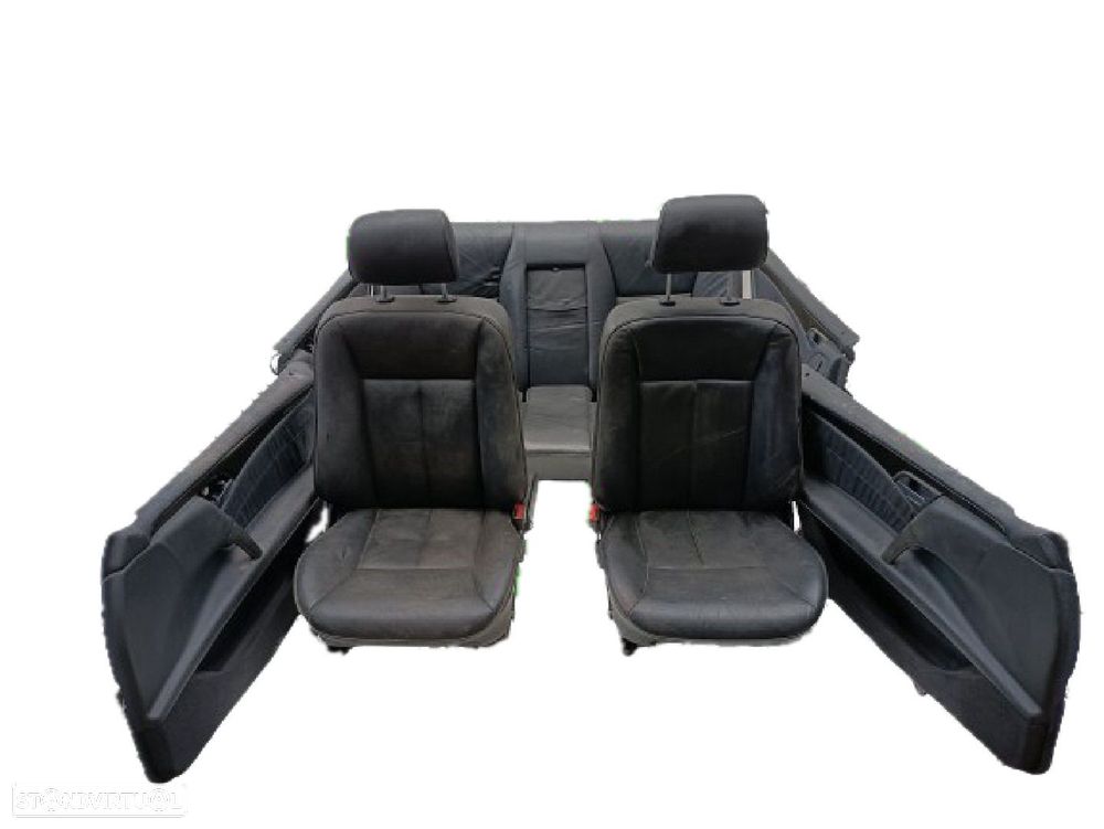 Conjunto Bancos Mercedes-Benz E-Class (W210) - 1