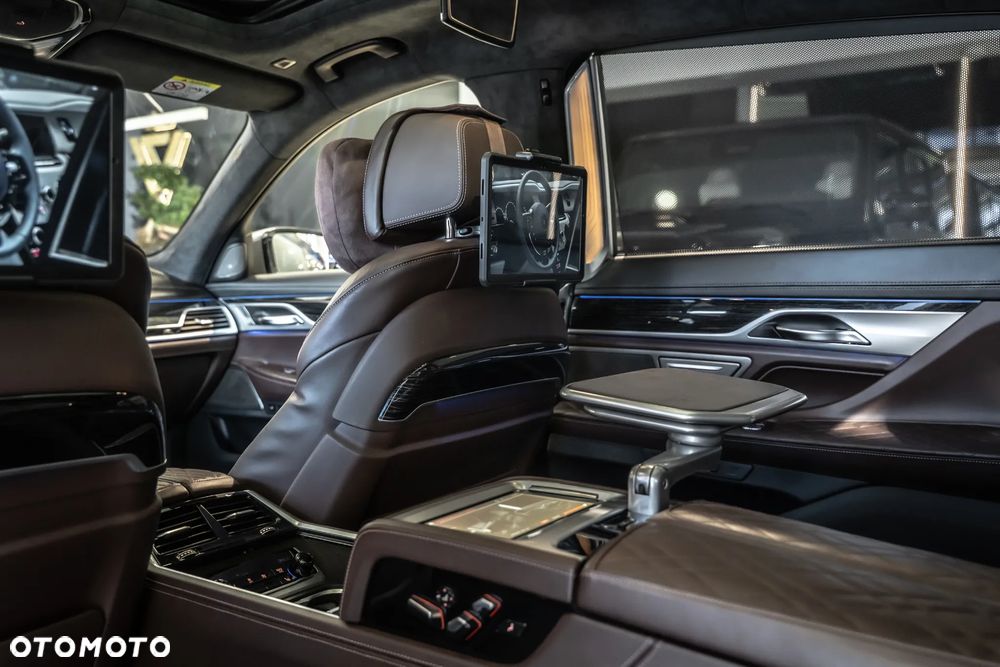 BMW Seria 7 745Le xDrive - 32