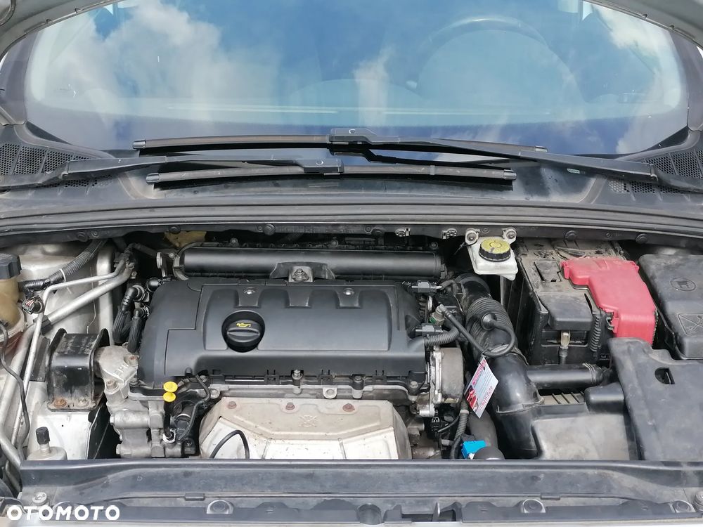 Peugeot 308 - 8