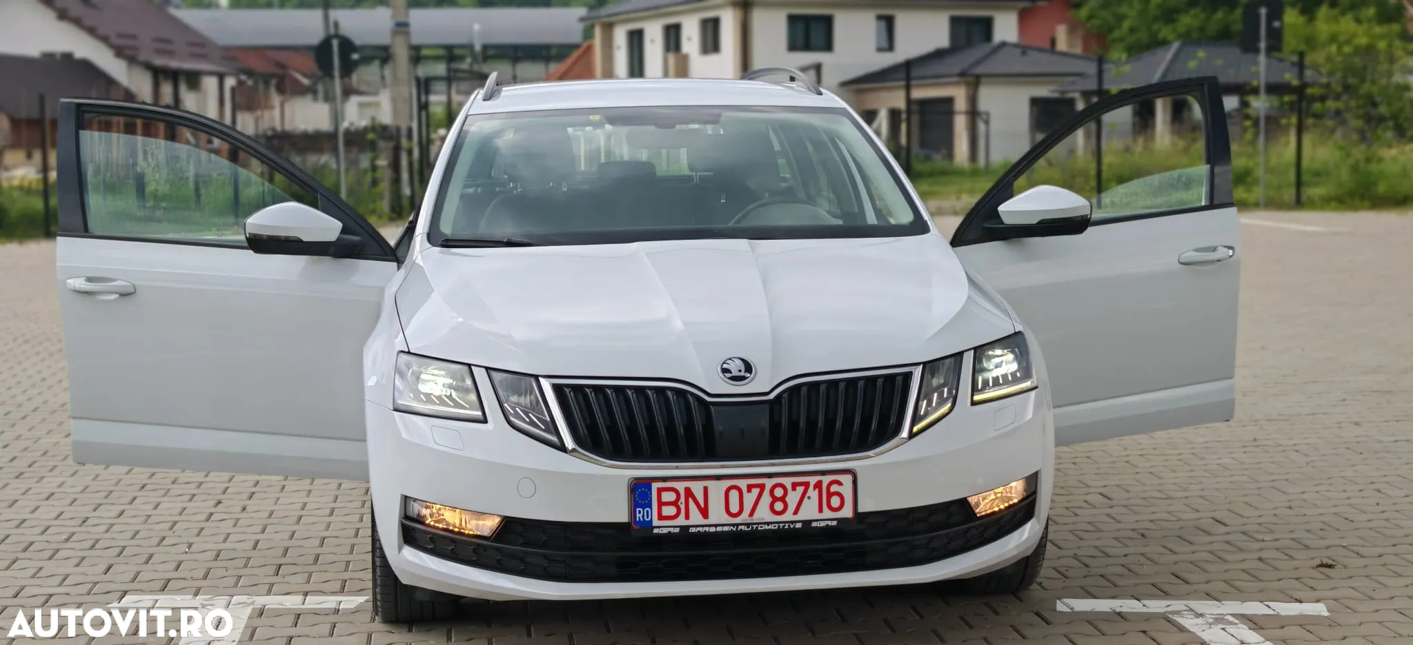 Skoda Octavia 1.6 TDI DSG Ambition - 3