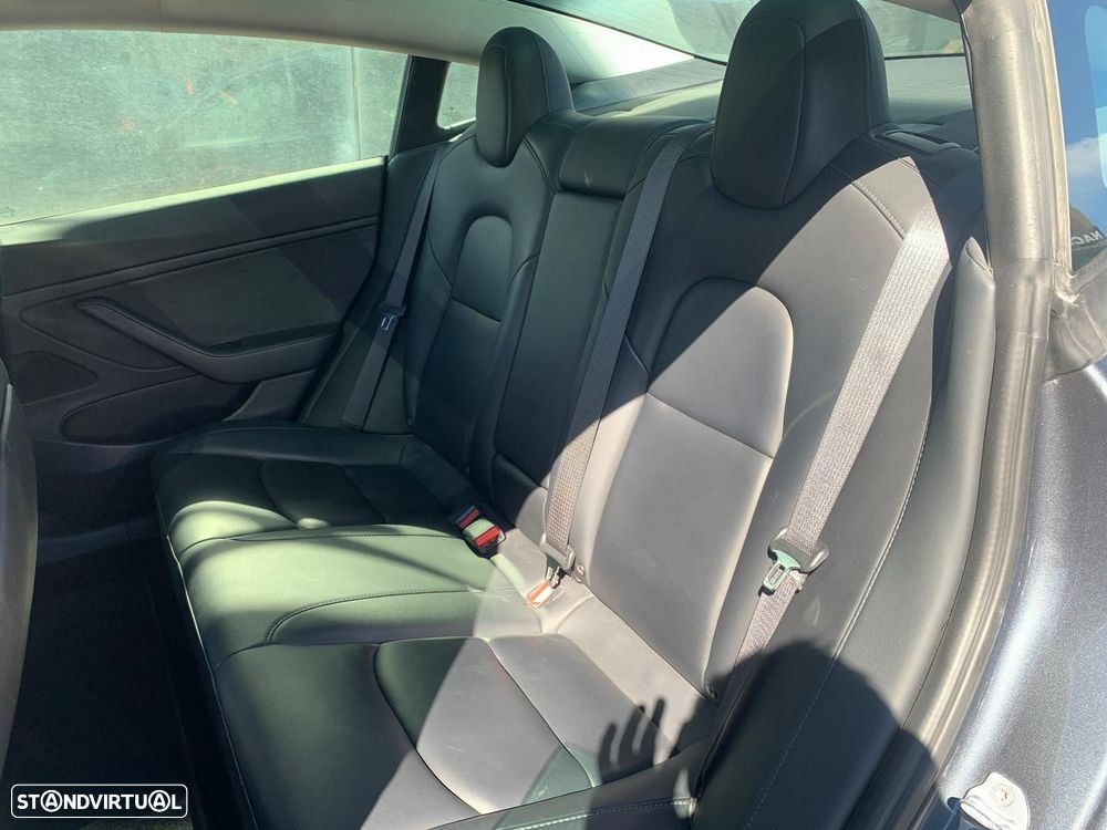 Tesla Model 3 - 16