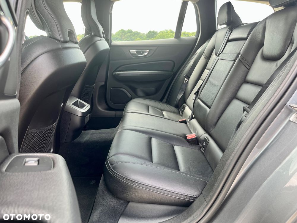 Volvo V60 Cross Country Pro D4 AWD - 28