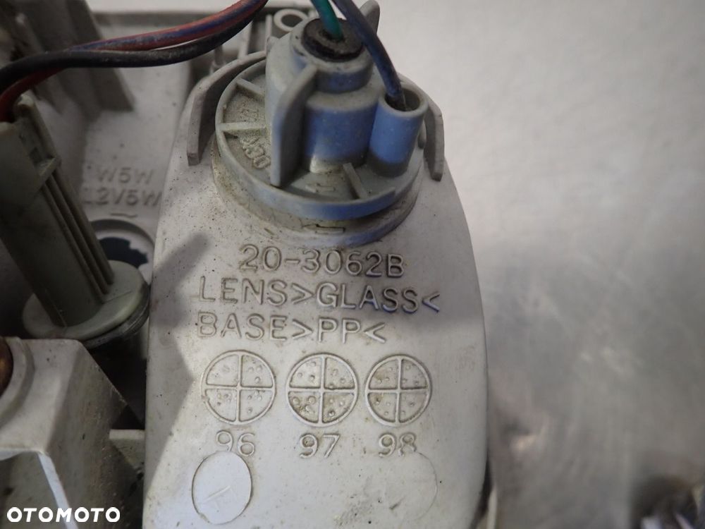 LAMPA PRAWA PRZEDNIA SUZUKI VITARA I - 12