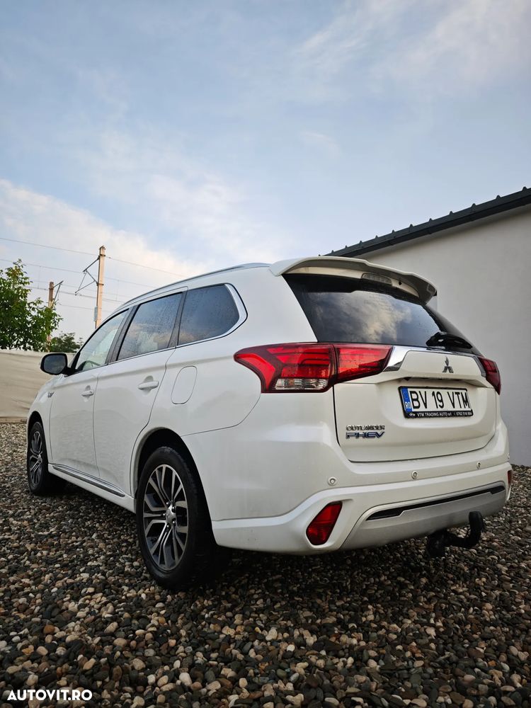 Mitsubishi Outlander 2.4 4WD Spirit+ - 6