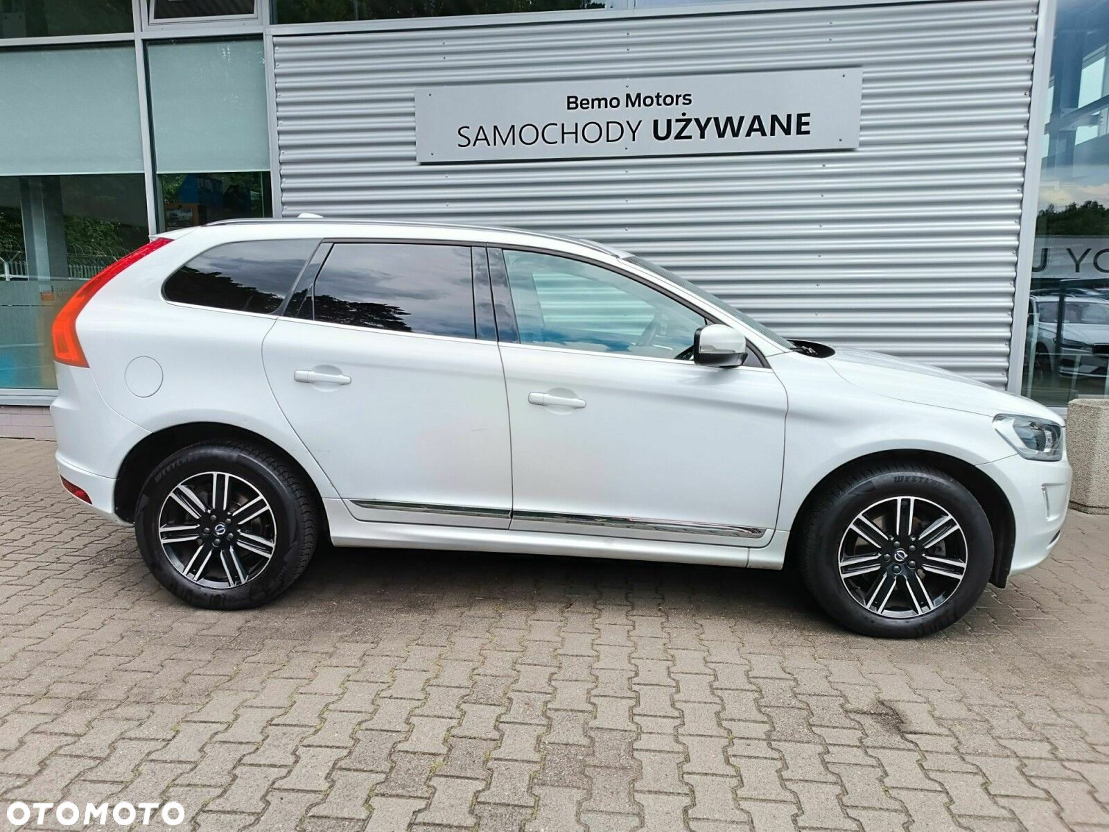 Volvo XC 60 T5 AWD Drive-E Momentum - 8
