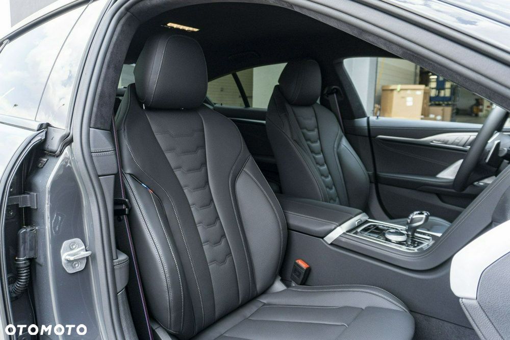 BMW Seria 8 - 26