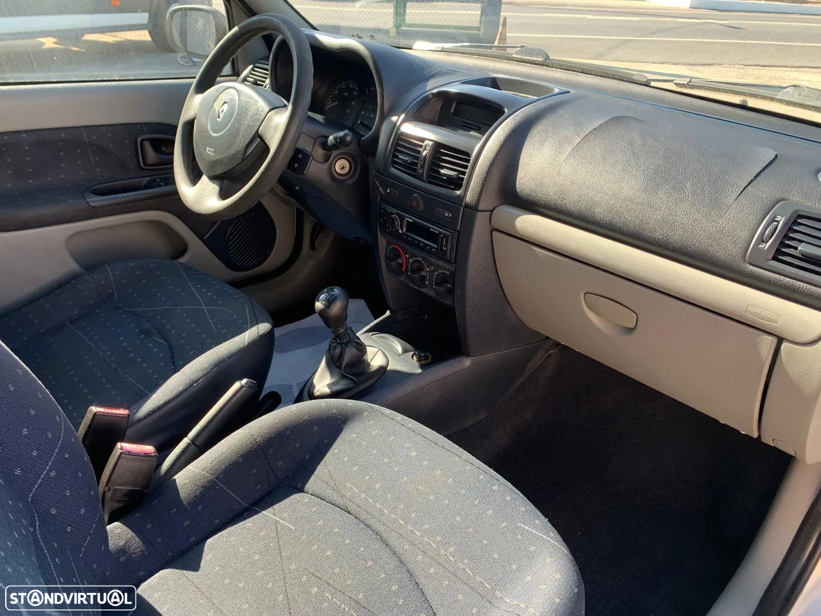 Renault Clio 1.2 16V Confort Dynamique - 6