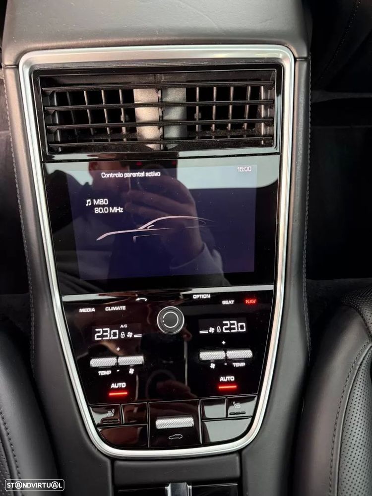 Porsche Panamera 4 E-Hybrid - 21