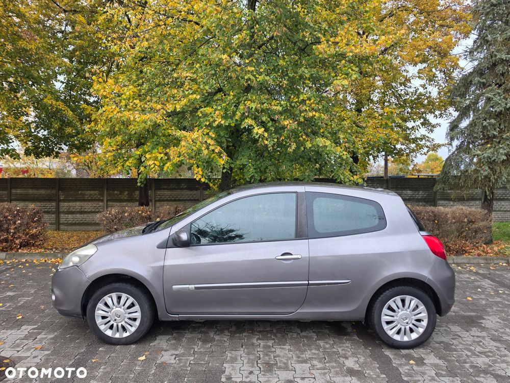 Renault Clio 2009 photo 3