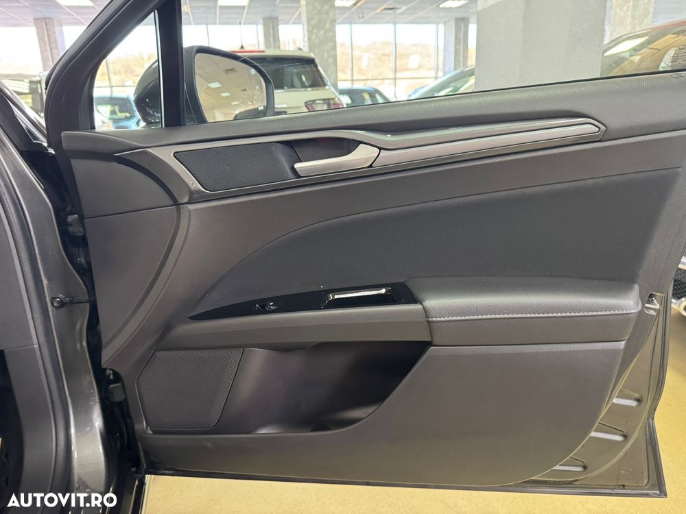 Ford Mondeo 2.0 HEV Titanium - 25