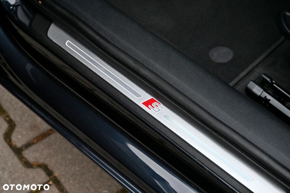 Audi A4 Avant 2.0 TDI DPF clean diesel quattro S tronic S line Sportpaket - 28