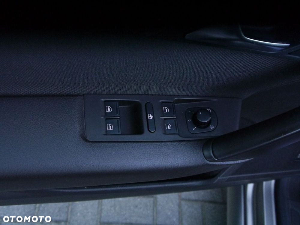 Volkswagen Passat Variant 1.4 TSI BlueMotion Technology Comfortline - 38
