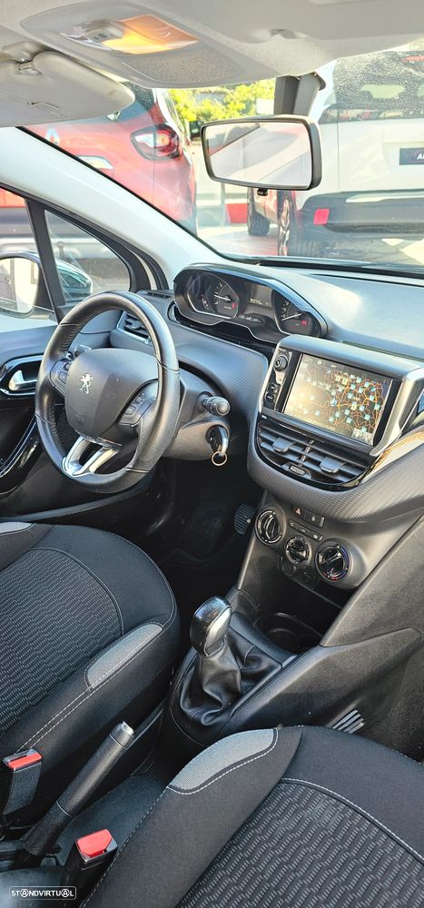 Peugeot 208 PureTech 82 Start & Stop Style - 6