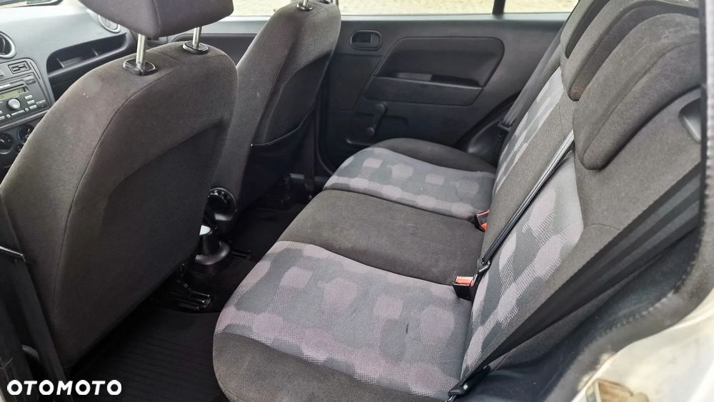 Ford Fusion 1.4 Ambiente - 14