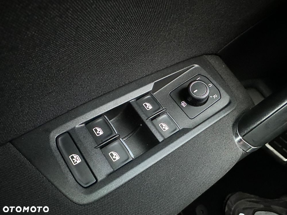 Volkswagen Touran 1.6 TDI SCR (BlueMotion Technology) SOUND - 28