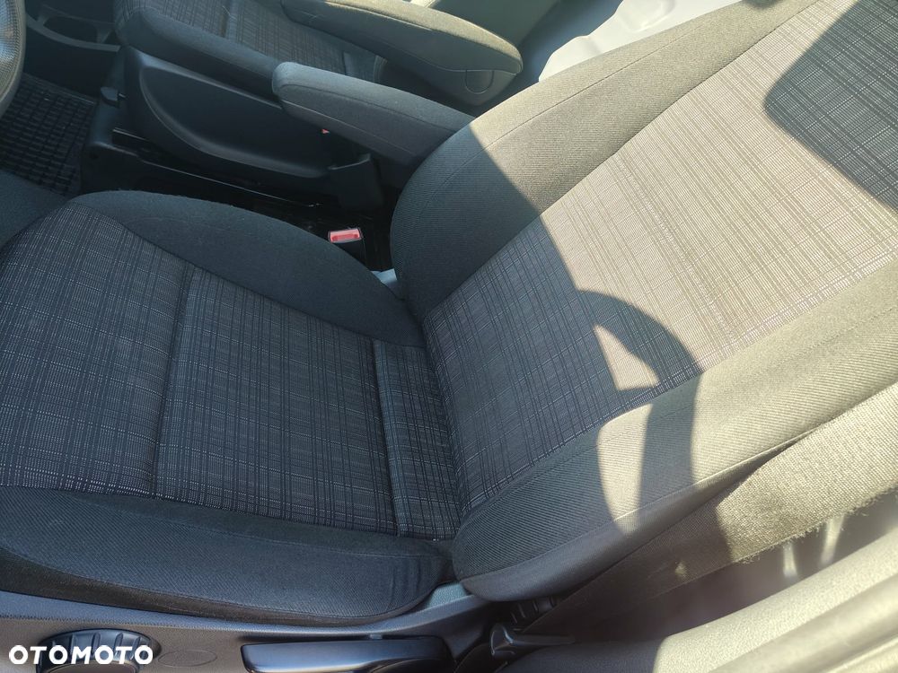 Mercedes-Benz VITO - 16