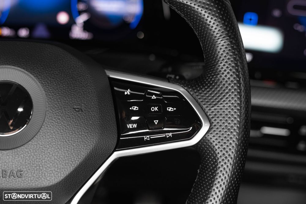 VW Golf Variant 2.0 TDi R-Line DSG - 8