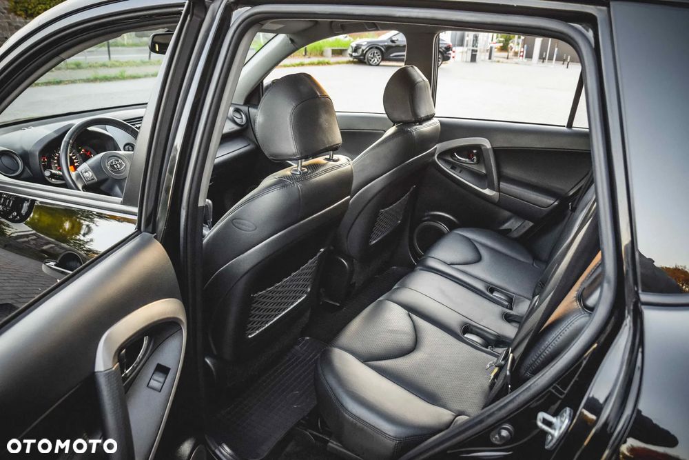 Toyota RAV4 2.0 VVT-i Sol - 23