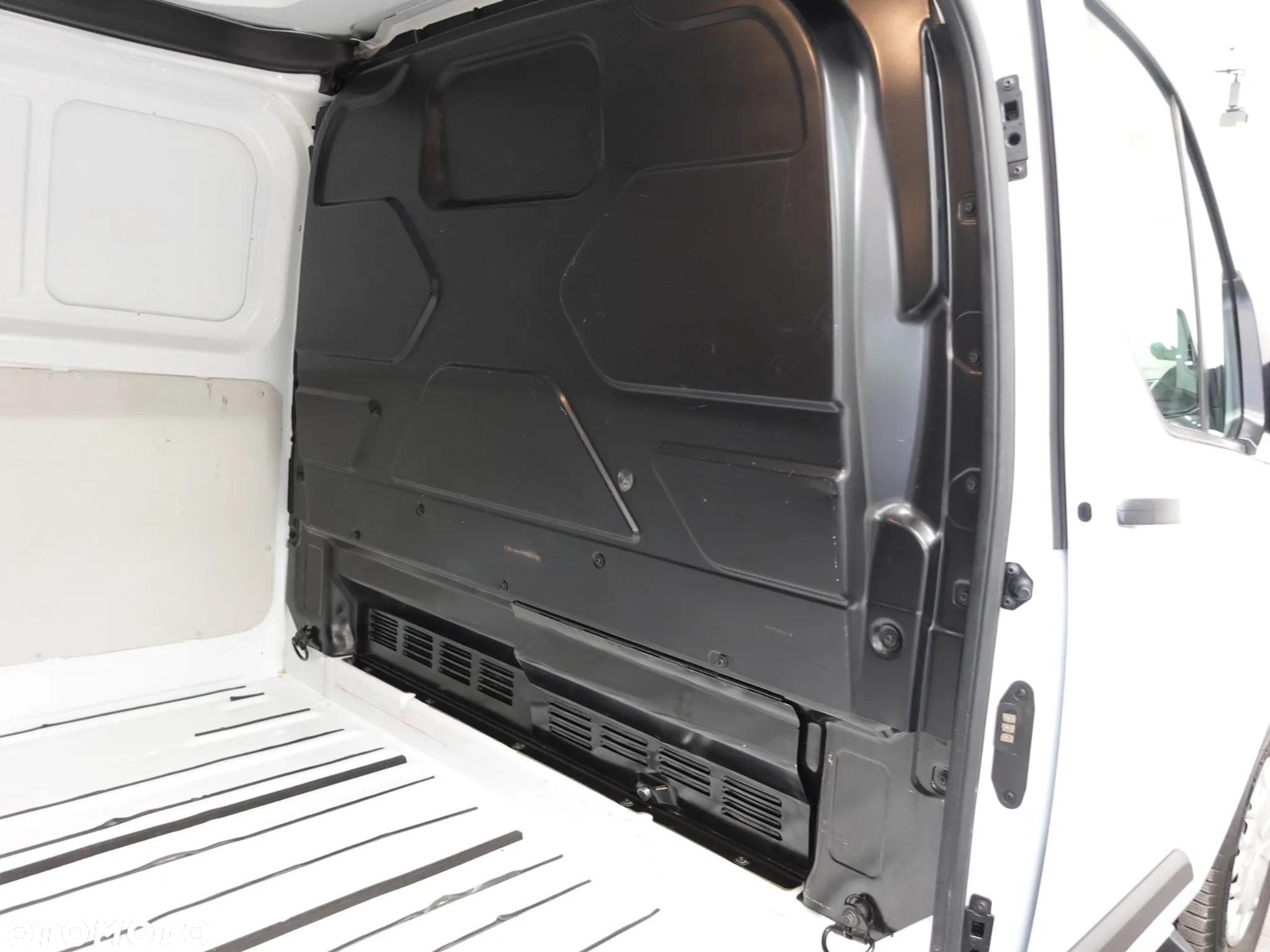 Ford Transit Custom - 27