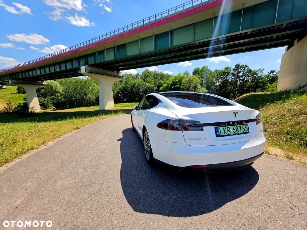 Tesla Model S - 13
