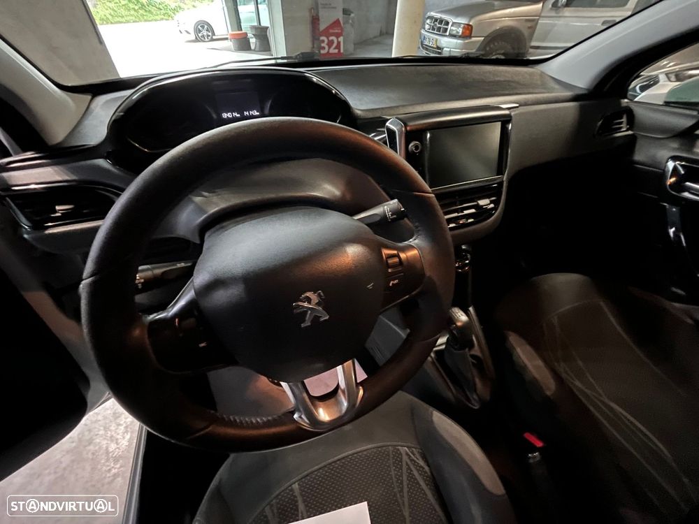 Peugeot 208 1.2 PureTech Allure - 13