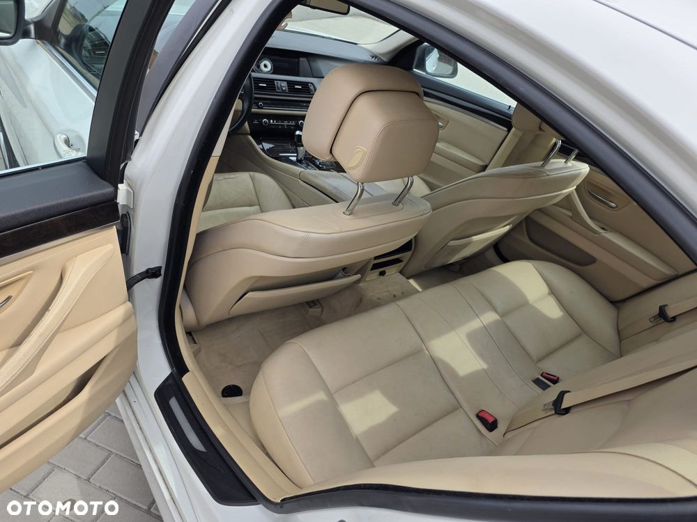 BMW Seria 5 528i Sport-Aut - 8