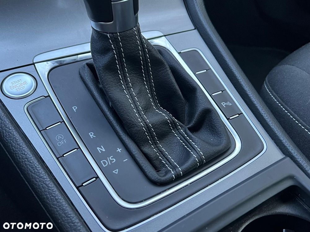 Volkswagen Golf 1.4 TSI BMT Comfortline DSG - 25