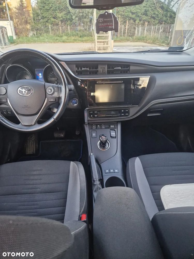 Toyota Auris Hybrid 135 Premium - 16